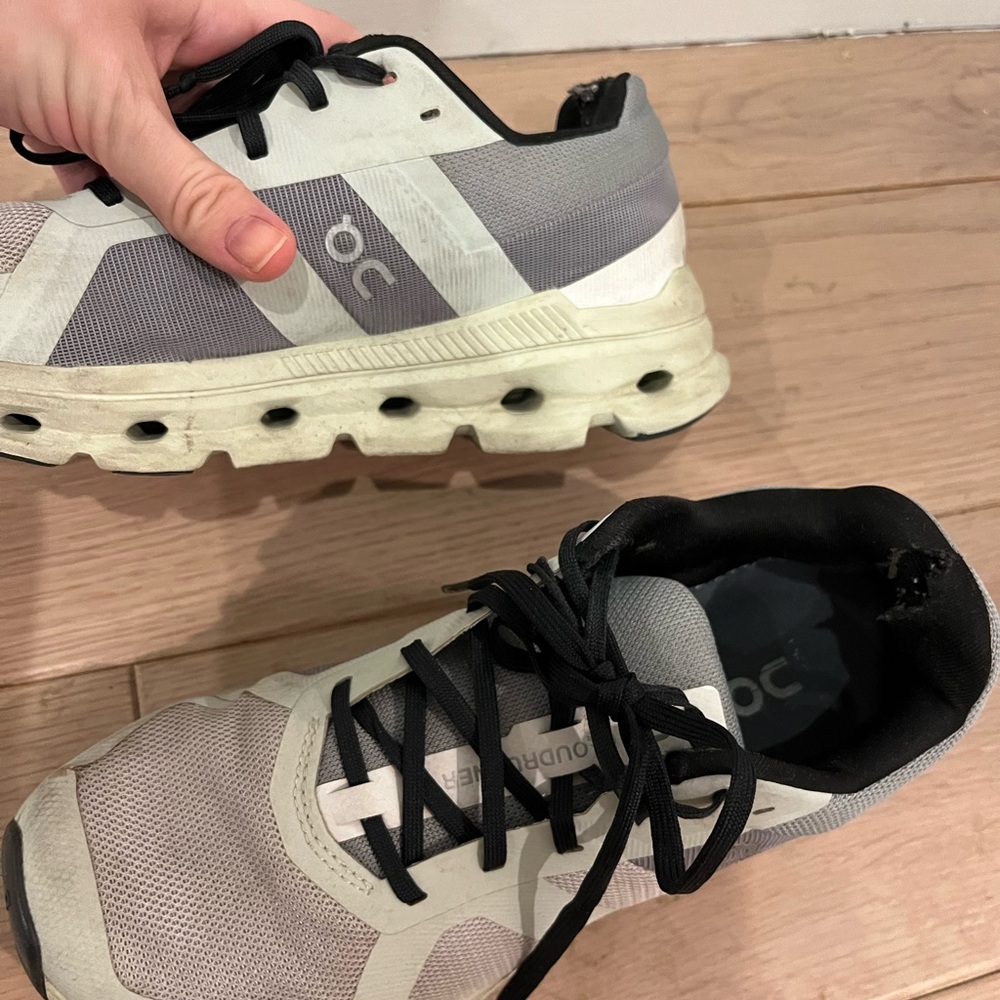 On Running - Cloud Runner Sneaker - image 5